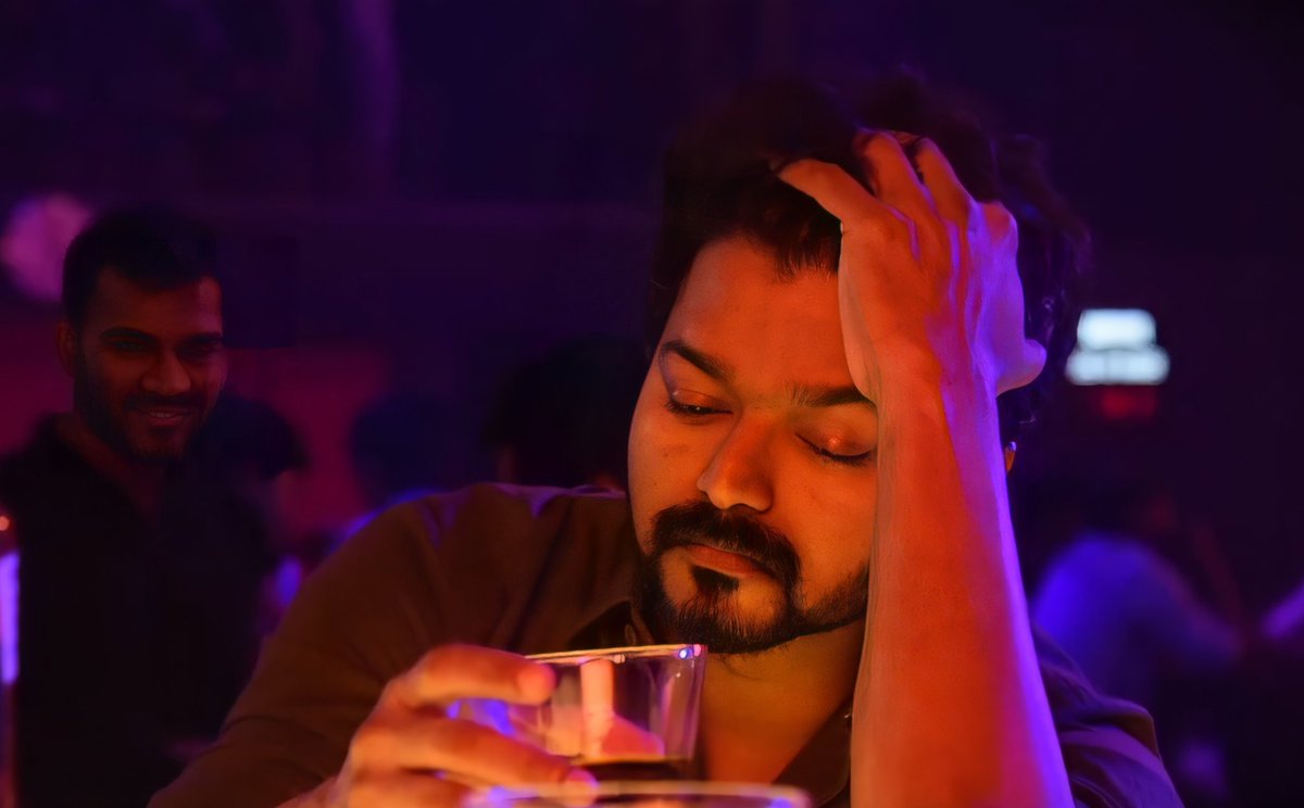 #QuitPannuda #ThalapathyVijay @actorvijay #master waiting for only one my thalapathy to c d screen 🔥🔥♥️♥️ engathalapathy always classy n mass ❤️🔥