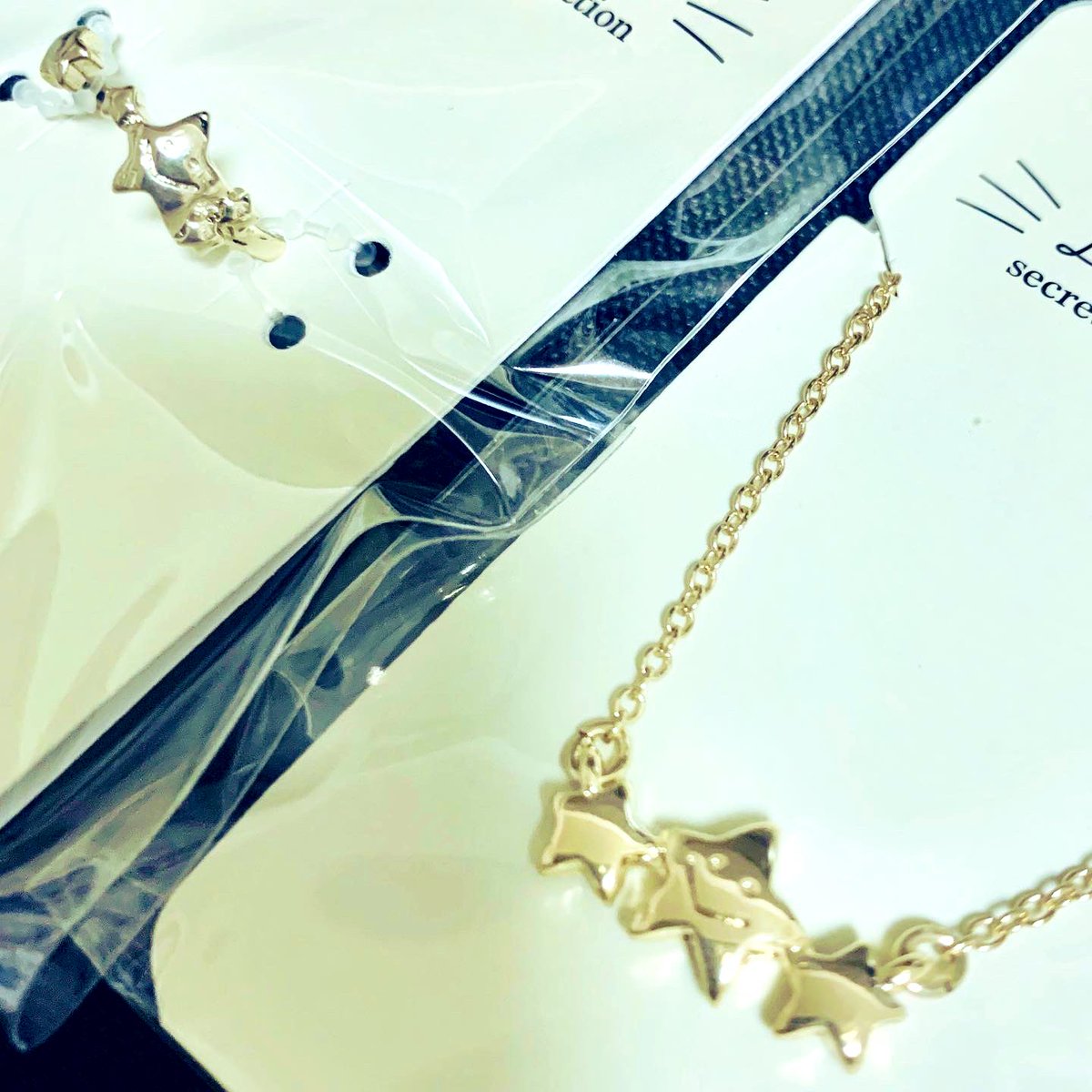 れな 昨日未来デパートで頼んだアクセサリーがもう届いた え 可愛すぎる ドラえもん ひみつ道具シリーズ カムカムキャットフード ネックレス わすれろ草 ピアス ハリ千本バッジ ウマタケ リング ねがい星 リング ピアス ネックレス T Co