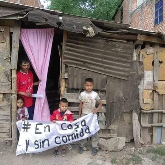 Maneliic's tweet photo. Buenas noches, hoy fue el #DiaMundialDeLaAlimentacion. Espero ustedes se encuentren entre los afortunados en tener un plato de comida. 

No olvidemos que por la pandemia 50 millones de mexicanos están bajo otro grande riesgo, el hambre.

No dejemos caer el trapo #encasaysincomida https://t.co/iozA5sGa9e