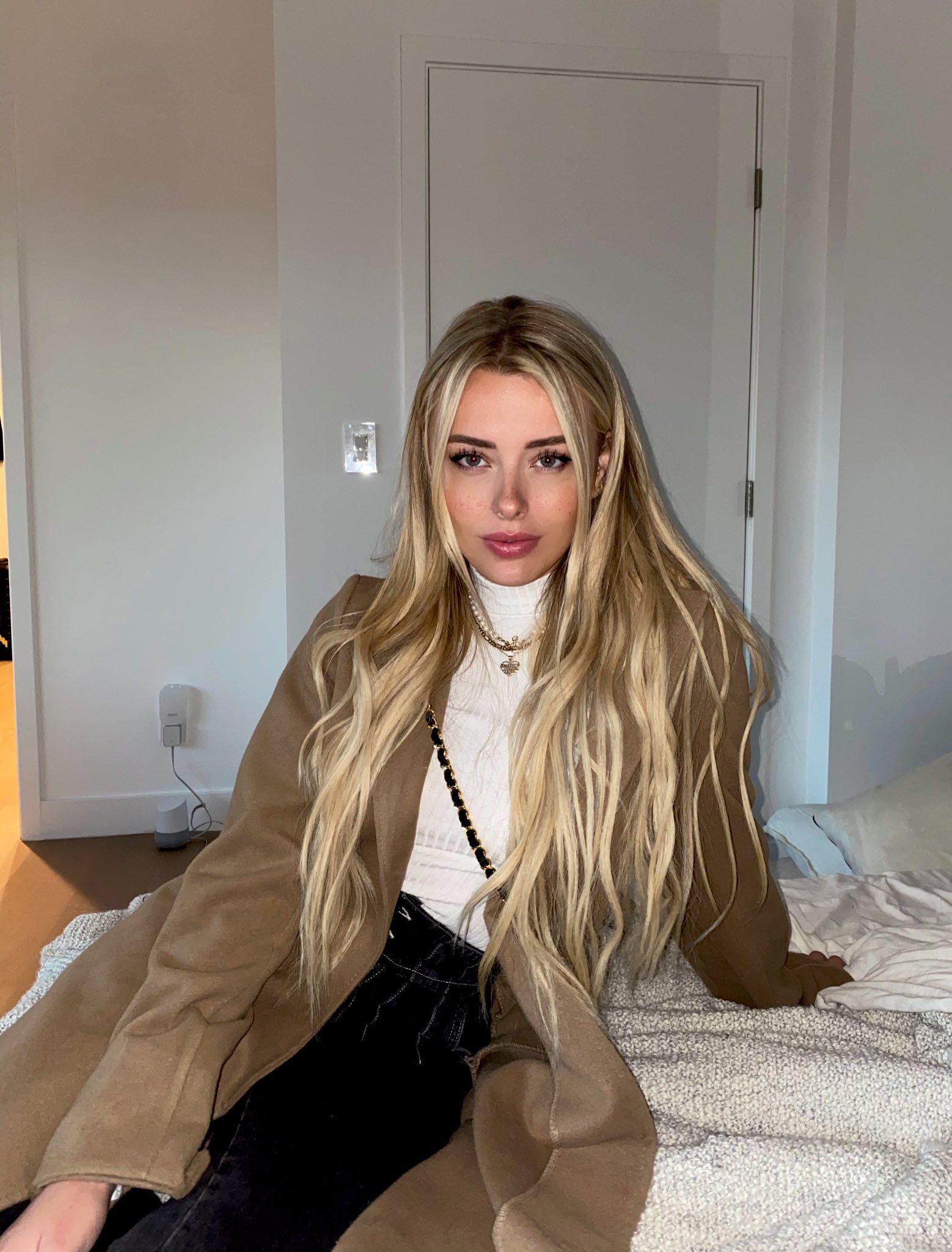 TW Pornstars - Pouty Girl. Twitter. hi 🥺👉🏼👈🏼. 1:45 AM - 17 Oct 2020