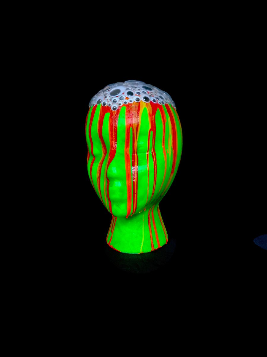 AMLspace's tweet image. All Eyes On Me by Meagan Spott

Currently on display at art-music-lit.space as part of our #DeadReckoning exhibition