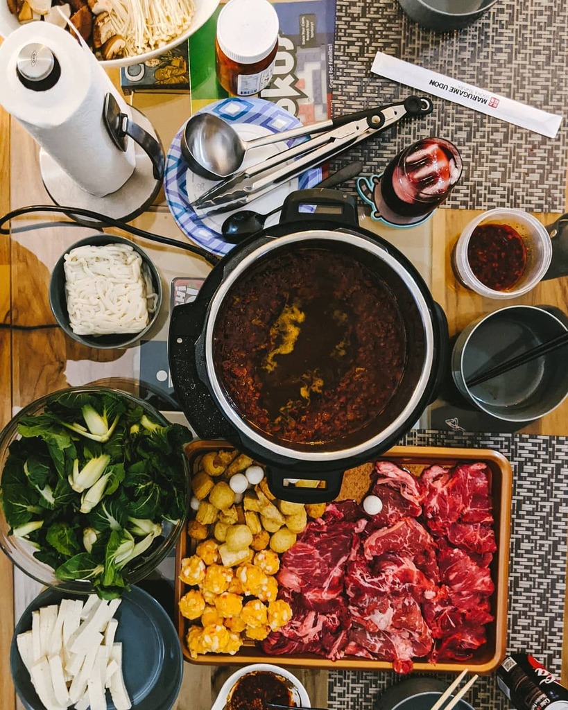 djdannygreen's tweet photo. hot pot night
w/@whoisjames &amp; @tamlynk &amp; @loafie.the.corgi https://t.co/tK3Ri2IMWt https://t.co/gprleP33QV