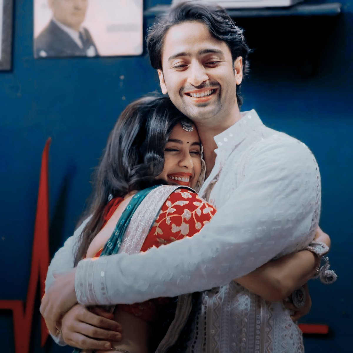 lostAngelzx's tweet photo. Offer a shoulder to cry on.  :(
#YehRishteyHainPyaarKe https://t.co/SA0b30PsdM