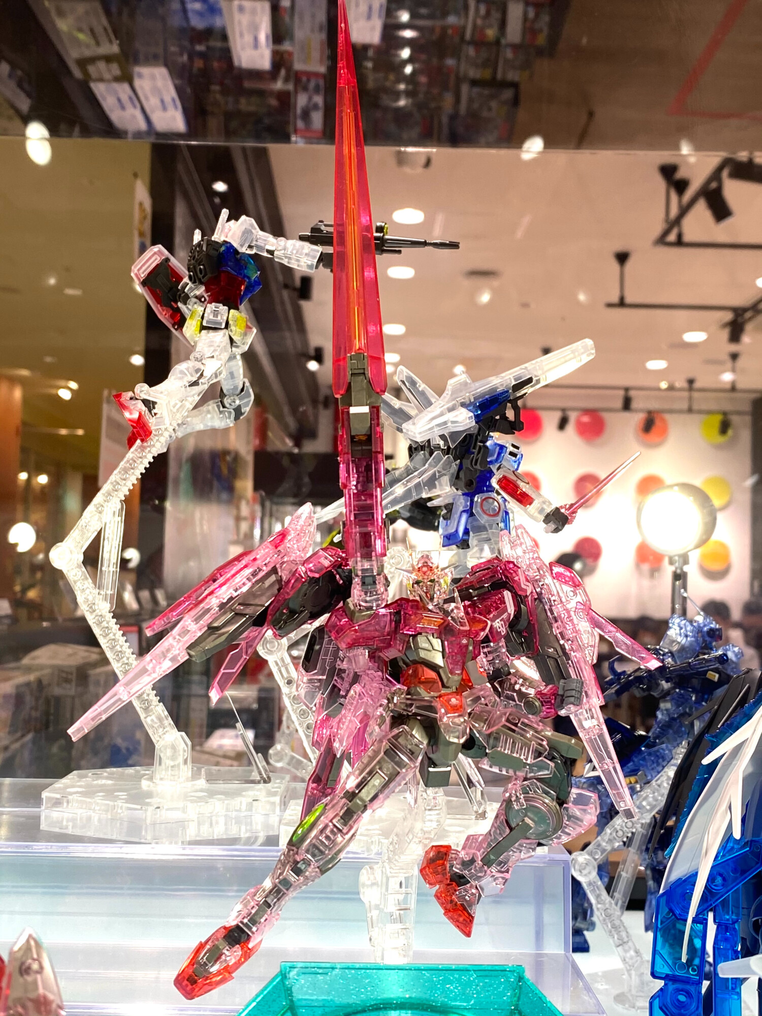The Gundam Base 福岡店情報 11月発売予定の限定商品を展示開始いたしました Rg ガンダムエクシア トランザムクリア Rg ダブルオーライザー トランザムクリア Rg ダブルオークアンタ トランザムクリア 11月のガンダムベースはトランザム祭り
