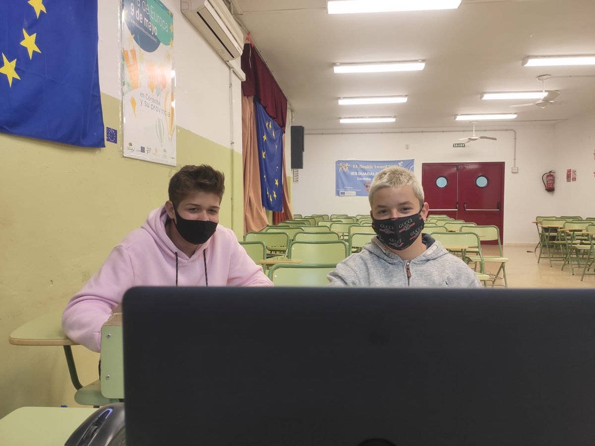 We_are_European's tweet photo. Pupils @iesguadalquivir sharing our just finished @EUErasmusPlus KA229 project @We_are_European with 4 other local schools at #CordobaEsp during an event to celebrate #ErasmusDays @EuropeDirectCor @sepiegob @eTwinning_es https://t.co/YRLvirP3L2