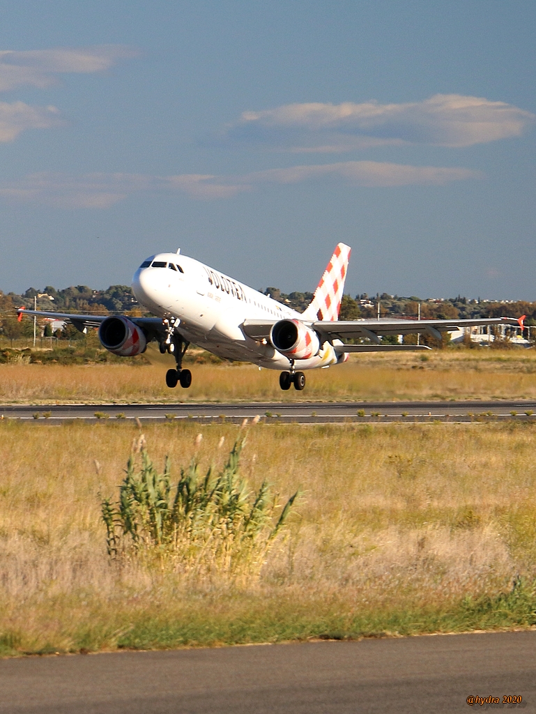 hydra_66's tweet photo. Mission #Lille : lancement réussi hier à #PerpignanPGF #Volotea #Avollo11 https://t.co/nS2xFvP46s