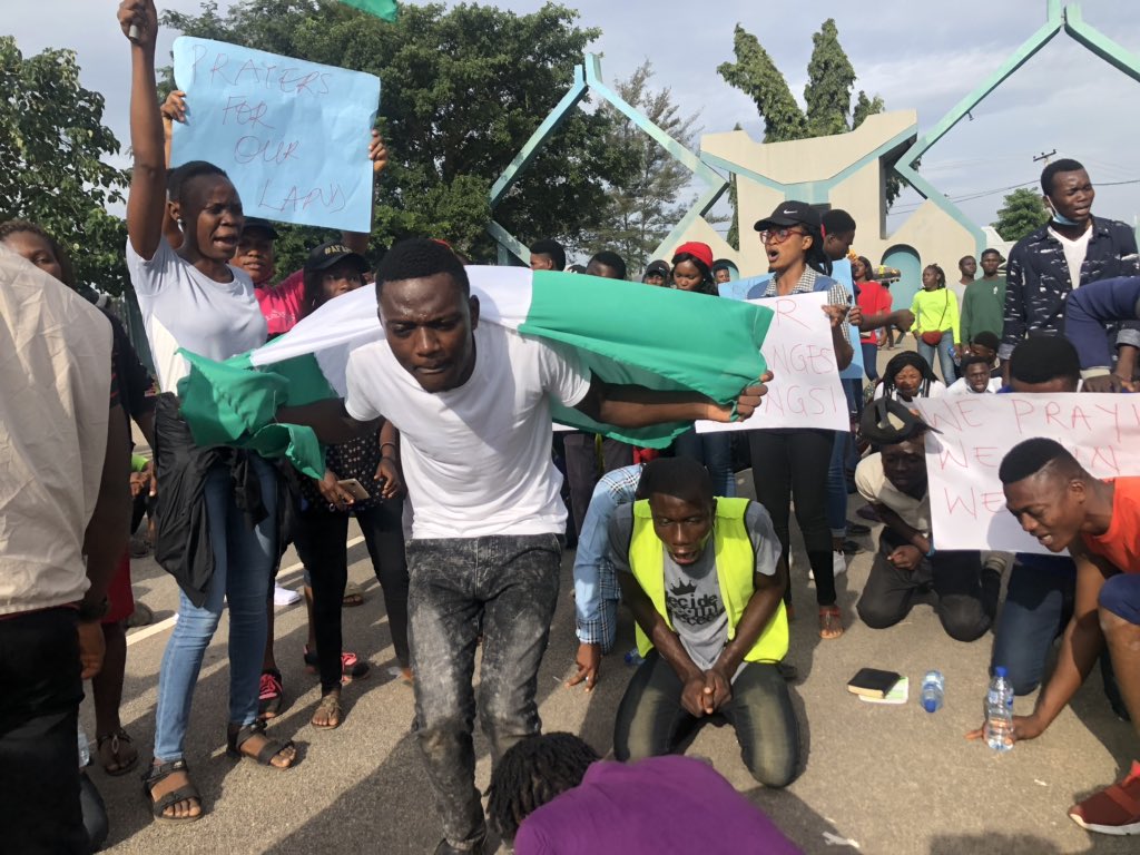 desaxpreacher's tweet photo. #PRAYER #WALK 
#ABUJA 🔥
#REVIVAL for #NIGERIA 
✊
#EndSARS https://t.co/6H6QNpj8Ky