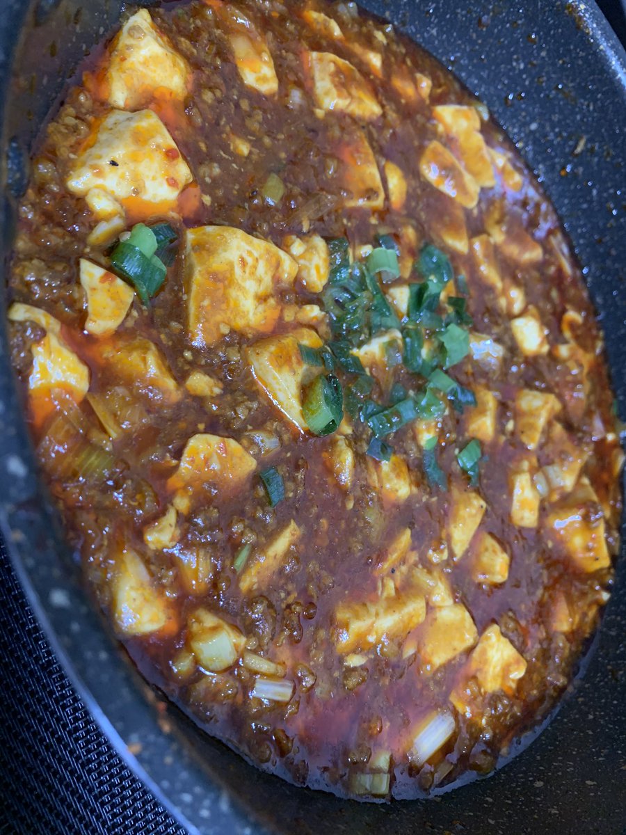 Masatska Deファン 至高の麻婆豆腐作ったけど無茶苦茶美味かったー 手間という手間は豆腐茹でるくらい しかないし 1人で食い切ってしまった 笑 好みで辛さマシマシにしたけどご飯とかきこんだら最高だった Ore5 T Co Bsttflhwxo