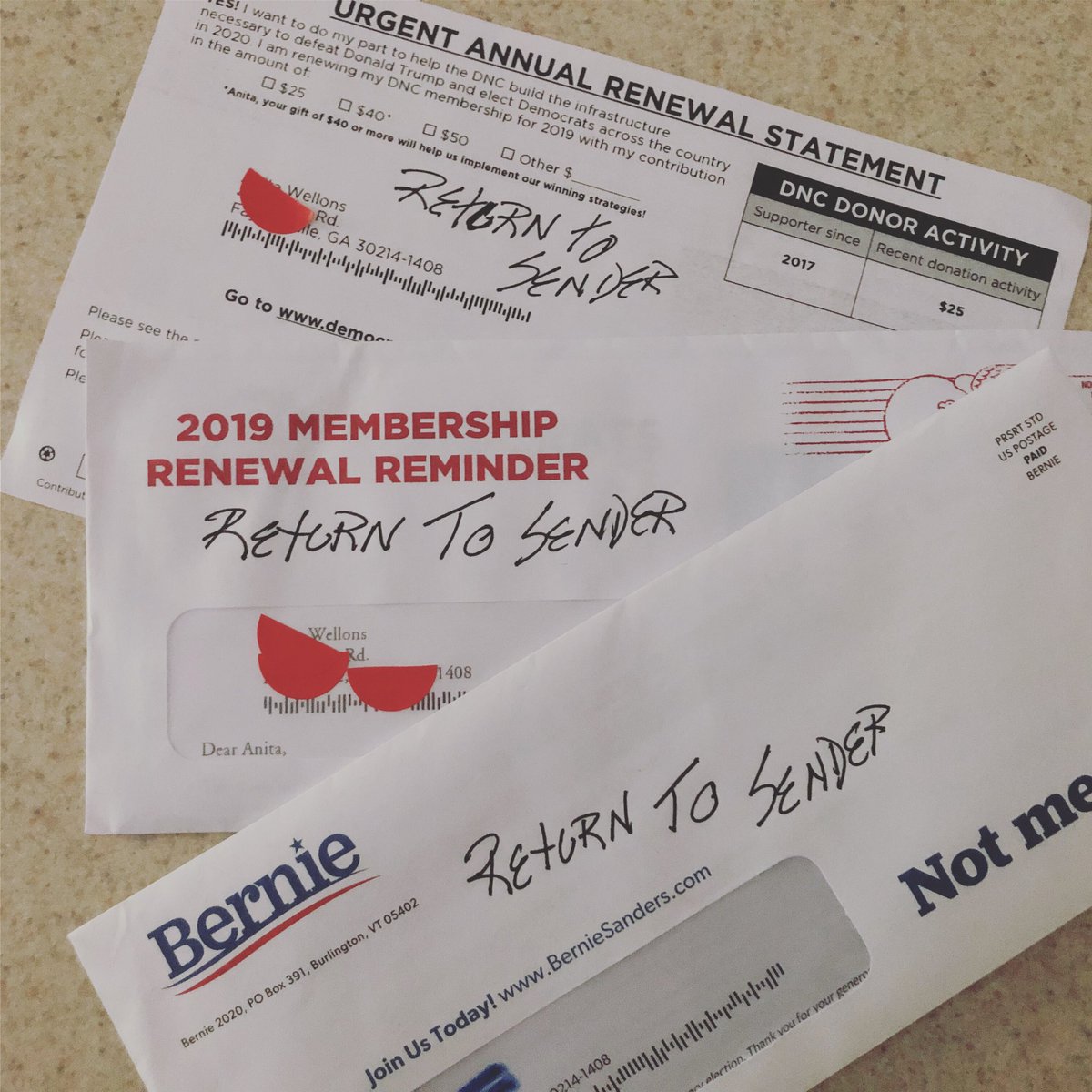 wells_av's tweet photo. @donlemon @JoeBiden @realDonaldTrump @KamalaHarris @CNNTonight @donlemon #ADOS aren’t Russian bots and tell the “dem-rats” to stop begging #ADOS for donations. #2020DownBallot #ADOSLineageMatters https://t.co/6O07I0XSzP