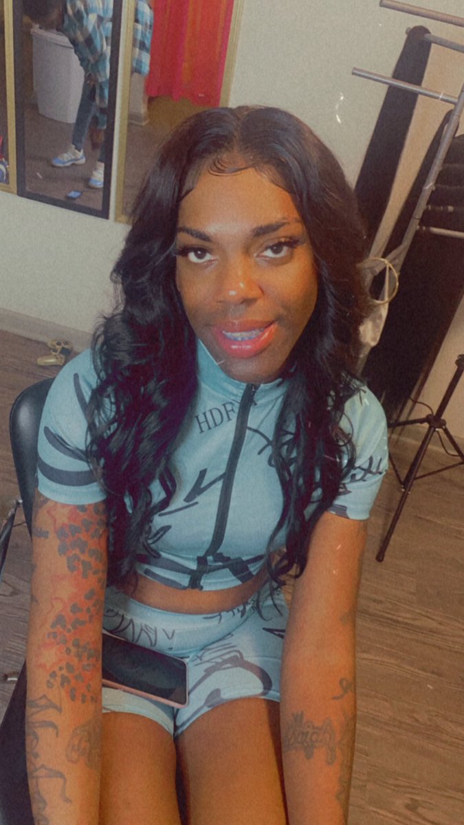 Chocolatcocainn's tweet photo. 💕now accepting appointments in ( Baton Rouge) #QuickWeaves #SUBR #Feedins #Su23 #Su24 #Su22 #Batonrouge #NaturalHair #Sewins #frontals #stackedpants #lemonades #Ponytails #feedins #tribals #Braids #Bundles #Knottless #BrStylist #NewOrleansBraider #Lsu 🥰
https://t.co/FpDptotuF8 https://t.co/8YGWXDbG7C