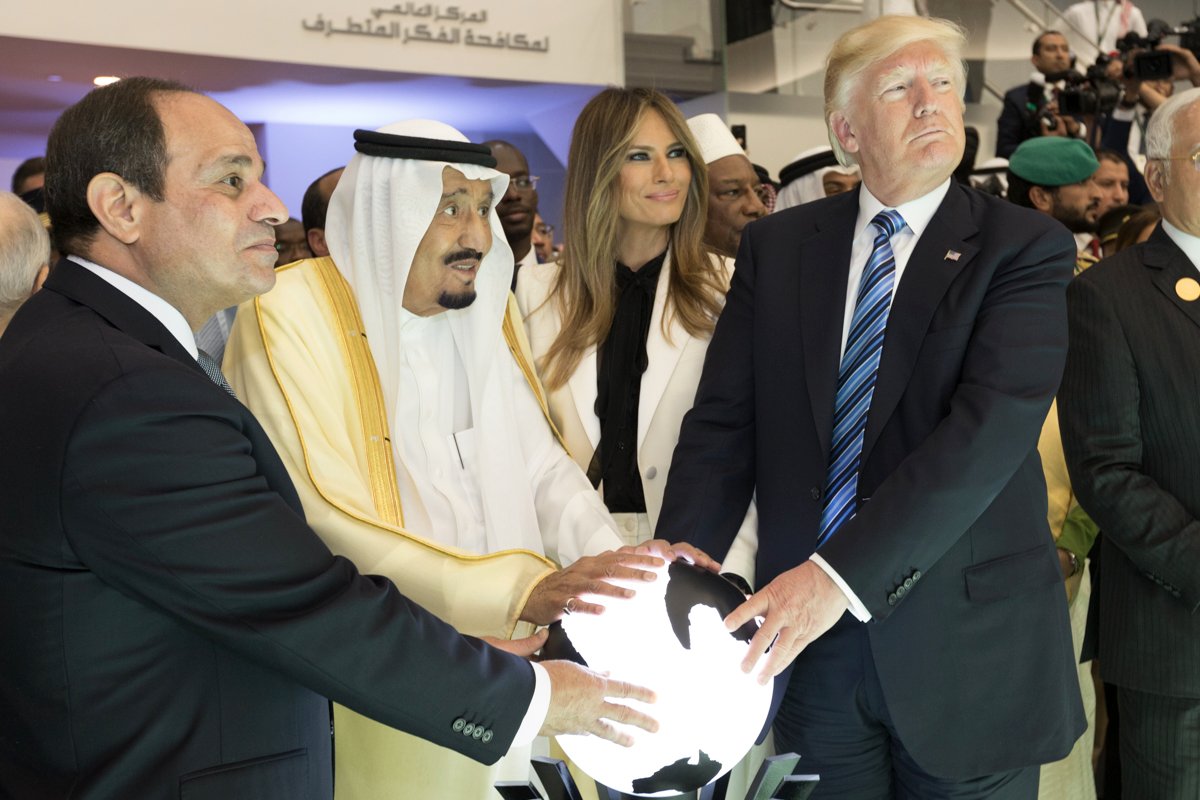 You may recall that strange picture of Trump fondling a globe. Joining him in that picture is King Salman of Saudi Arabia and President el-Sisi of Egypt.EGYPT OWNED TRUMP. BECAUSE TRUMP TOOK CASH DIRECTLY FROM ITS GOVERNMENT TO PAY FOR HIS WINNING CAMPAIGN FOR PRESIDENT.