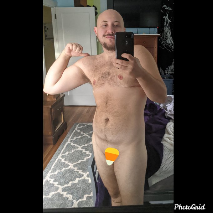 Come watch me take a bareback ride that ends in a hot creampie ?? 
Onlyfans link in bio! 
.
.
.
.
#onlyfans