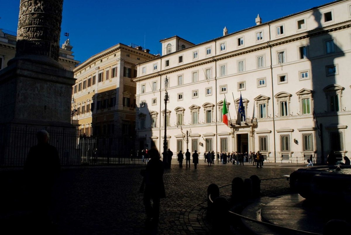 Finito vertice a Palazzo Chigi, nuovo dpcm tra domenica-lunedì  #coronavirus tgcom24.mediaset.it/politica/finit…