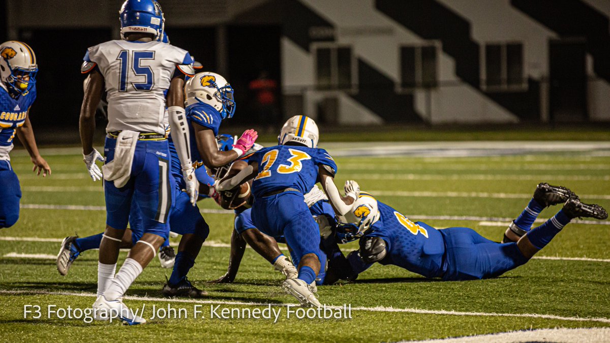 F3_fotography's tweet image. JFK Cougars

#fieldaction #gameaction #gametime #sportspics #itsfootballbaby