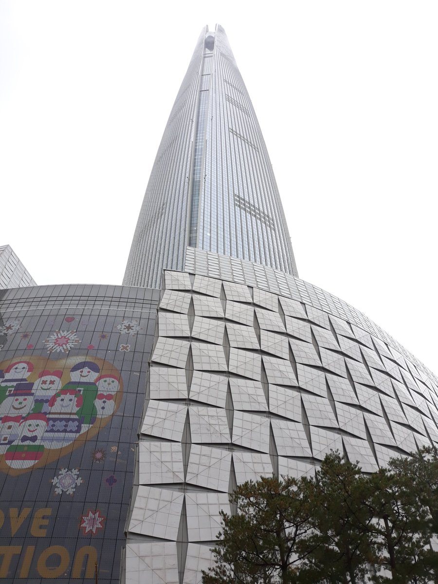 22. It was actually a wet day ... still, arrived at Lotte World Tower (556 m, fifth-tallest in the world!) ... it was just 1.5 years old when we visited then ... headed straight for observation deck Seoul Sky (consists seven floors in total!)