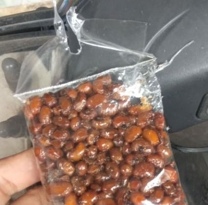 zi_vot's tweet photo. Selamat siang...
Siang ini ngopi 👉☕ nya ditemenin jajanan
Ada yang kenal
Jajanan lejen ini👇

Tanya sama ce es
#HumorAnakNegeri
Dan kawan kawan
Coba yg kenal kasih tau bagaimana rasanya..😂 https://t.co/4JCytkXSo6