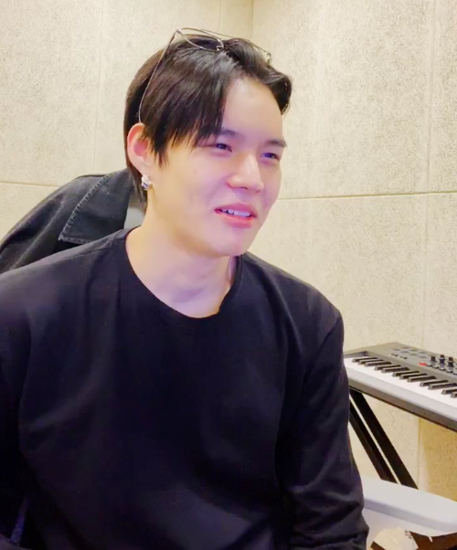 BYEEEEE SEJUN MADE THIS FACE AFTER SEUNGWOO'S CRINGEY MENT FOR 'HOW TO BE INSSA' GJVSDJBFHSJBJHBGF