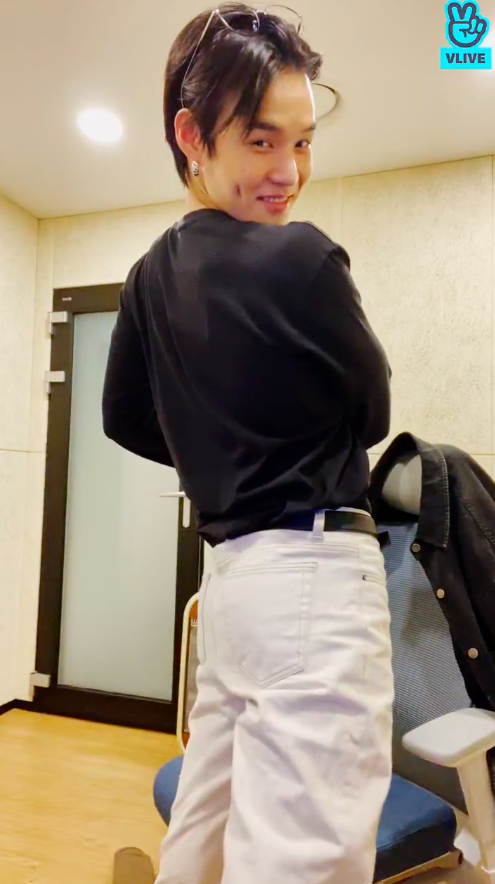 sejun: my outfit? my pants are so pretty right! i wore pants today!! :D wait,, that sounds kinda weird #VICTON  #빅톤  @NewWorld_VICTON  @VICTON1109
