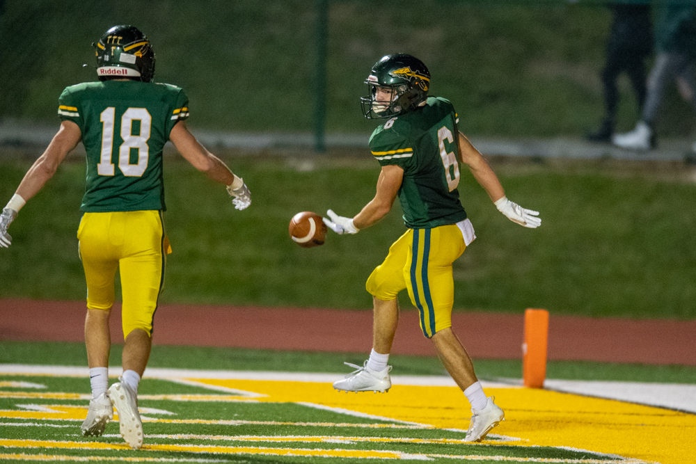 📷🏈<a href="/ptwarriorfb/">PennTraffordFootball</a> scores 36 unanswered points in the second half to beat <a href="/ConnellsvilleFB/">Falcons Football</a>  64-28 in #WPIAL Class 5A Action. For more pix and game recap visit our blog at>
westernpasports.com/blog/2020/10/f…  <a href="/PTWarriors/">Penn-Trafford Athletics</a>  <a href="/CASD_Athletics/">Connellsville Sports</a>