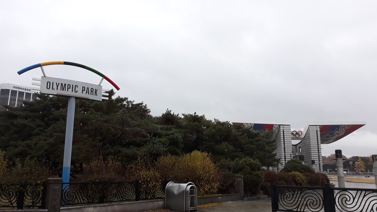 26. Finally, more than 10 years after seeing this place on TV for the first time, Amazing Race Asia Season 2, I made it! Olympic Park, Seoul, host of 1988 Summer Olympics, the Games of the XXIV Olympiad ... got my first experience of the Flag Plaza (fav hangout place!)  #Seoul1988