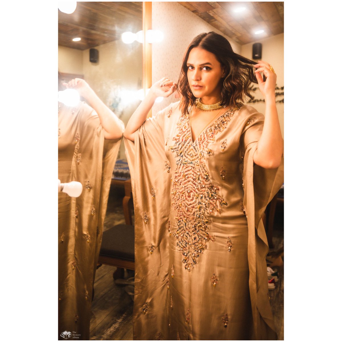 NehaDhupia's tweet photo. Glad to be in gold ✨.... #setlife 📸 @thememoryalbum https://t.co/MKM8RO5bVy