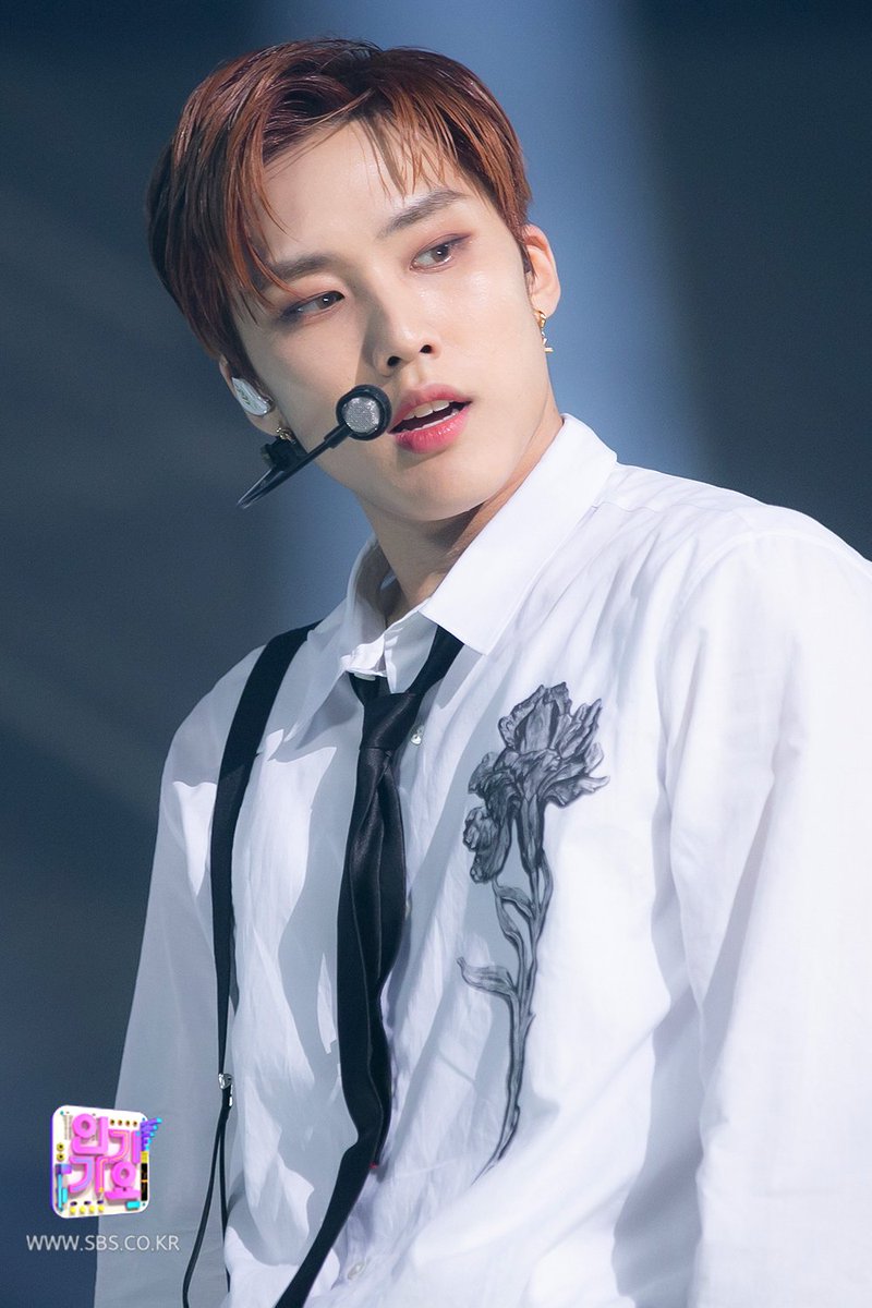 jacob_archive's tweet image. 201016 인기가요

💌 m.programs.sbs.co.kr/enter/gayo/vis…

#더보이즈 #ドボイズ #THEBOYZ #제이콥 #ジェイコブ #JACOB