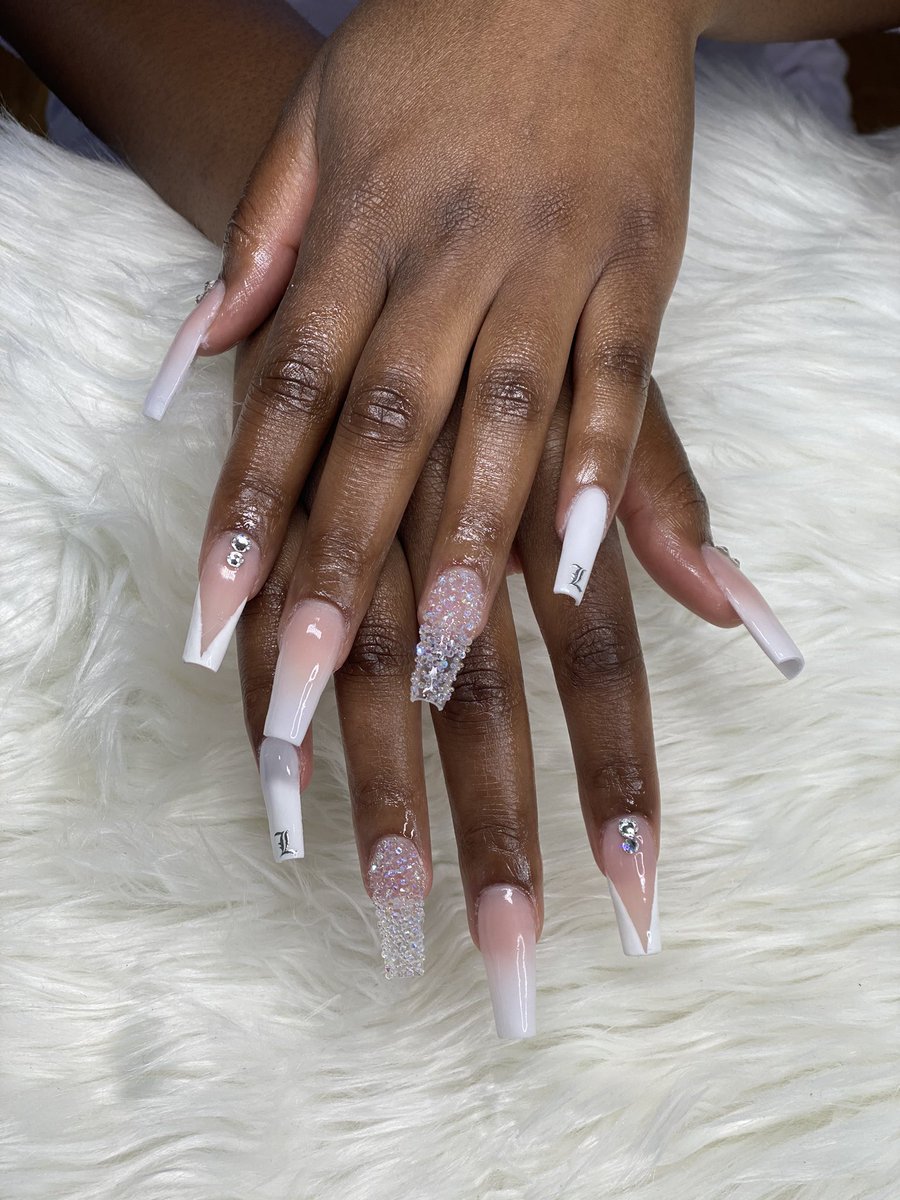 malinaracquel's tweet photo. Home based
Va located (804 area)
@ nailsbylina._ on Instagram 
Pls share 🥺❤️
#rvanails #804nails https://t.co/h5WY6WXX7m