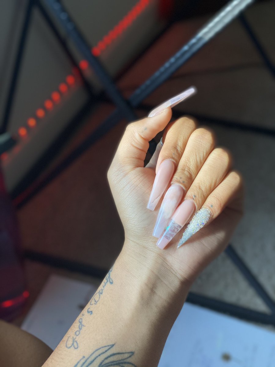 malinaracquel's tweet photo. Home based
Va located (804 area)
@ nailsbylina._ on Instagram 
Pls share 🥺❤️
#rvanails #804nails https://t.co/h5WY6WXX7m