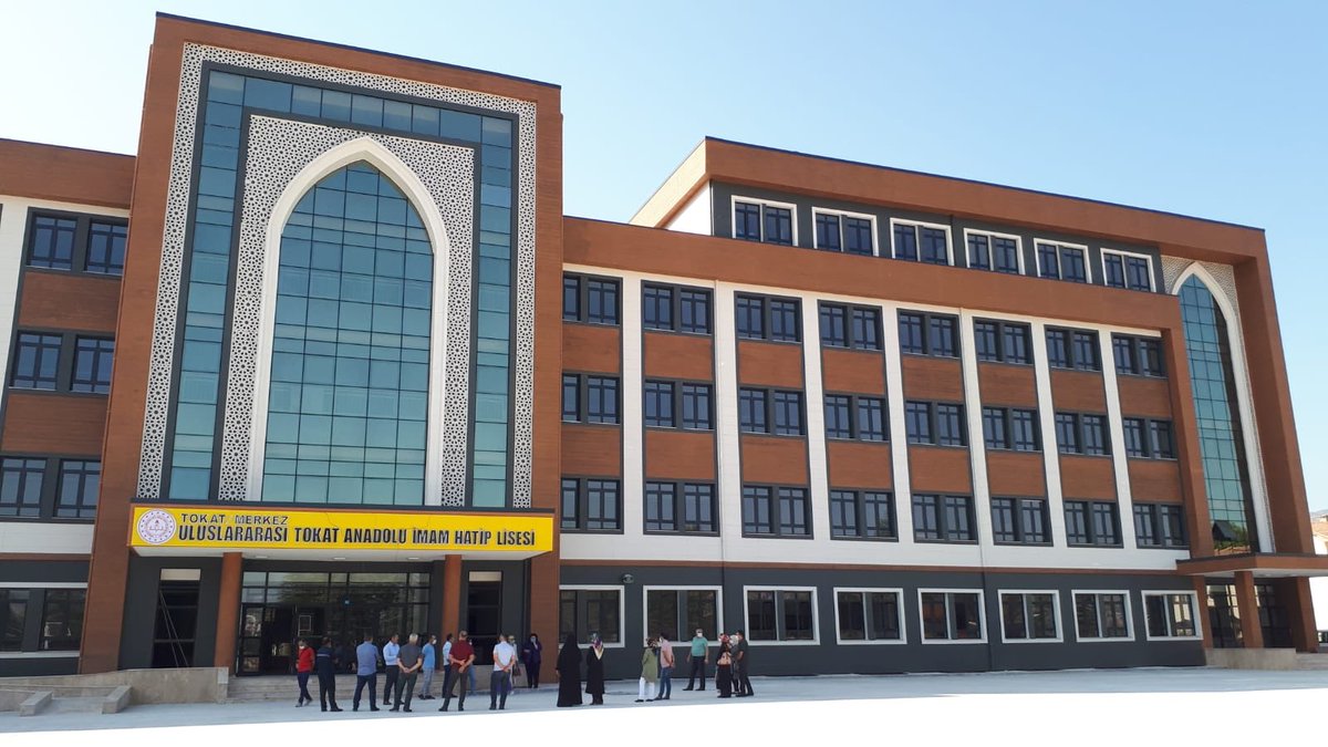 #GeleceğinOkulu #TokatUluslararasıİmamHatipLisesi çocuklarımızın kendi geleceğini inşa etme ve kendilerini keşfetme yolculuğunda rehber olacak. Sosyal mesafeli tanışma etkinliğimiz için Kıymetli Müdürümüz Sayın @ahmetozdemirmem ve değerli ekibine çok teşekkür ederim.@TokatHatip https://t.co/z582daOhHm