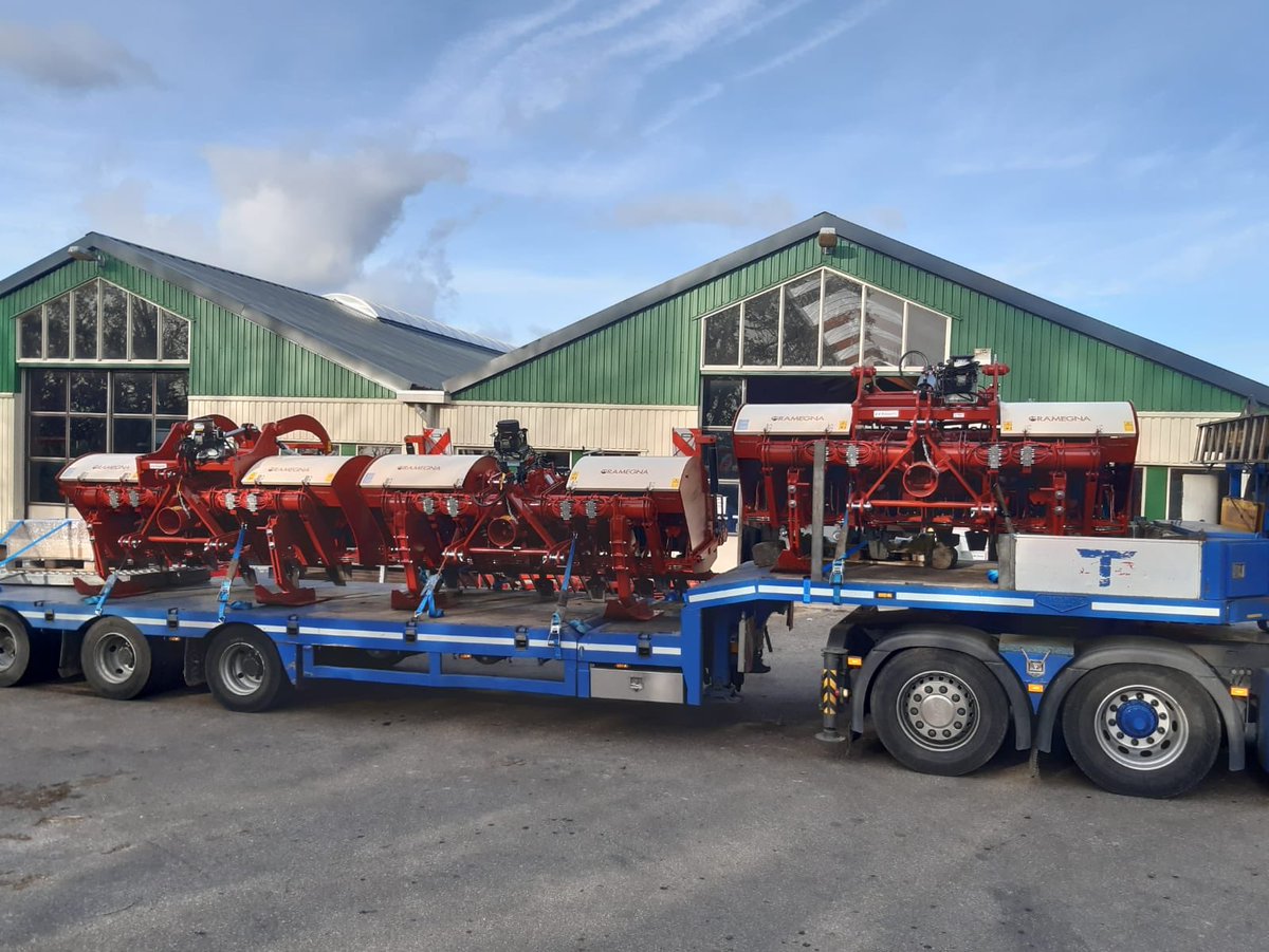 wnkramernl_bv's tweet photo. #afleveren #gramegna #spitmachine
2x V36-300 met smeersysteem en middenbok voor Riemens Mechanisatie 
1x V40-300 met smeersysteem en zijbok voor B.S.M. Oudemolen

https://t.co/EeW3DbFAna 
https://t.co/ahO6tMfFu1
#mooiwerk #mooievracht https://t.co/Idhtpt4sWI