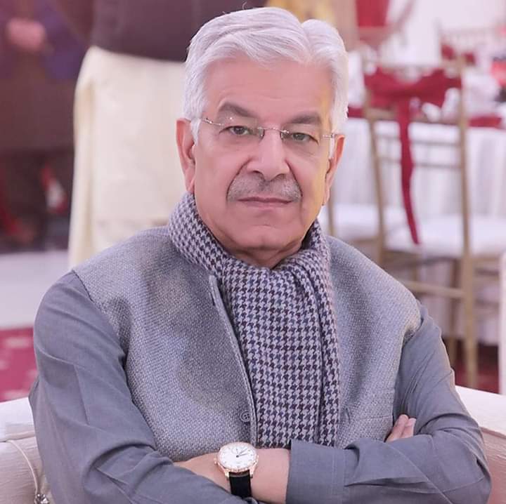 تم پر نہیں مرتے، مرتے ہیں ان چار پر
ناز پر، انداز پر ، رخسار پر، گفتار پر

ایک جملہ
نواز شریف کے شیر کے لیئے
<a href="/KhawajaMAsif/">Khawaja M. Asif</a>