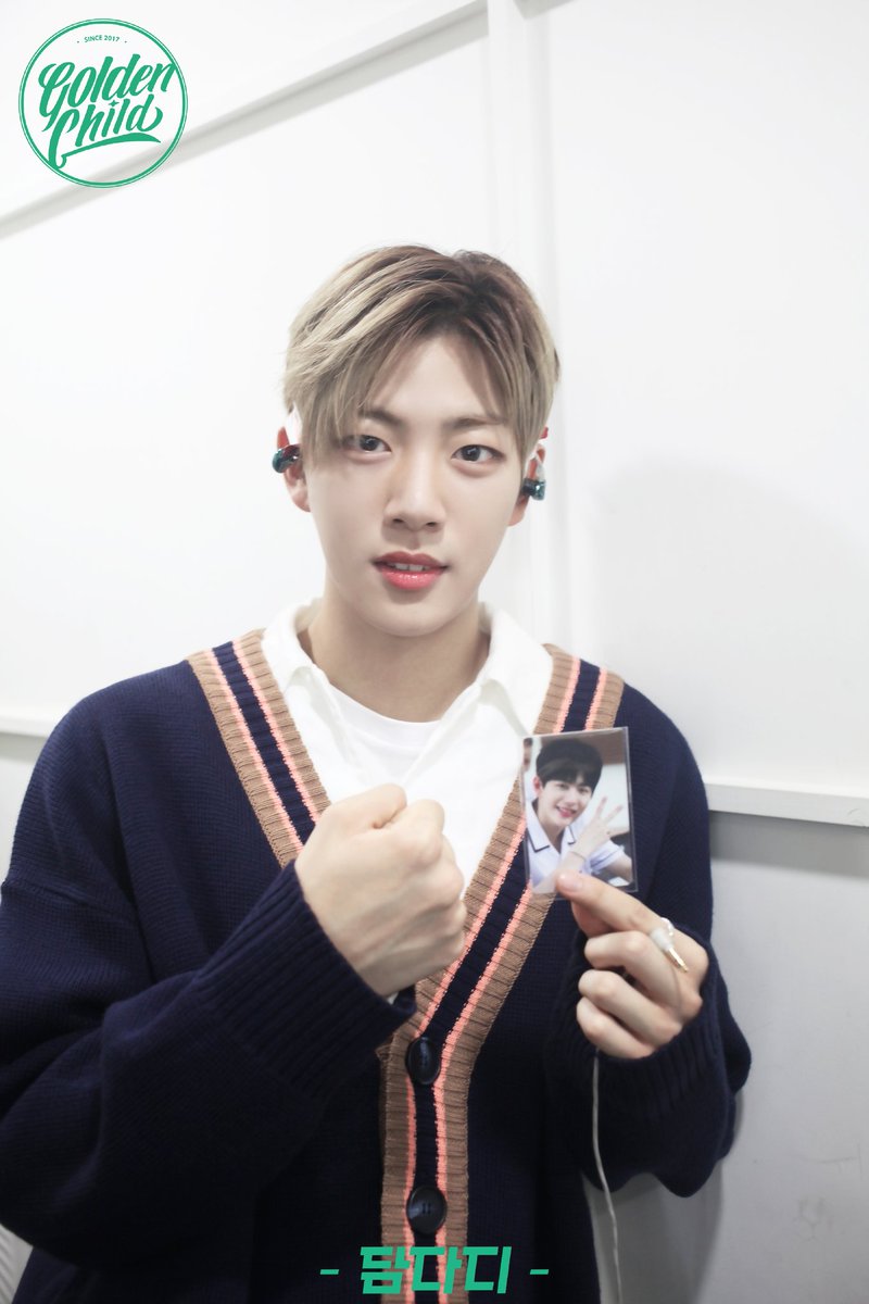 Goljenness's tweet photo. #BoBeom since 2017 💜
#BomBeom #BeomBom holding the photocard of each other 😍

@GoldenChild @Hi_Goldenness #GoldenChild #골든차일드 #JIBEOM #BOMIN #지범 #보민 #김지범 #최보민 https://t.co/v2bdXyKIoX