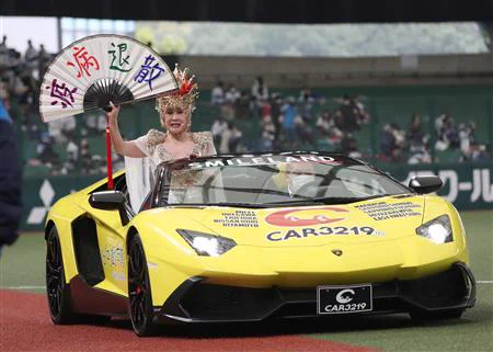 ラスボスこと小林幸子さんがプロ野球の始球式に登場！