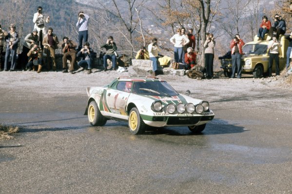 #StratosSaturday
#Montecarlo rally 1977
#Lancia Stratos HF
Sandro Munari / Silvio Maiga
First position https://t.co/Qs4Jq0NcZk