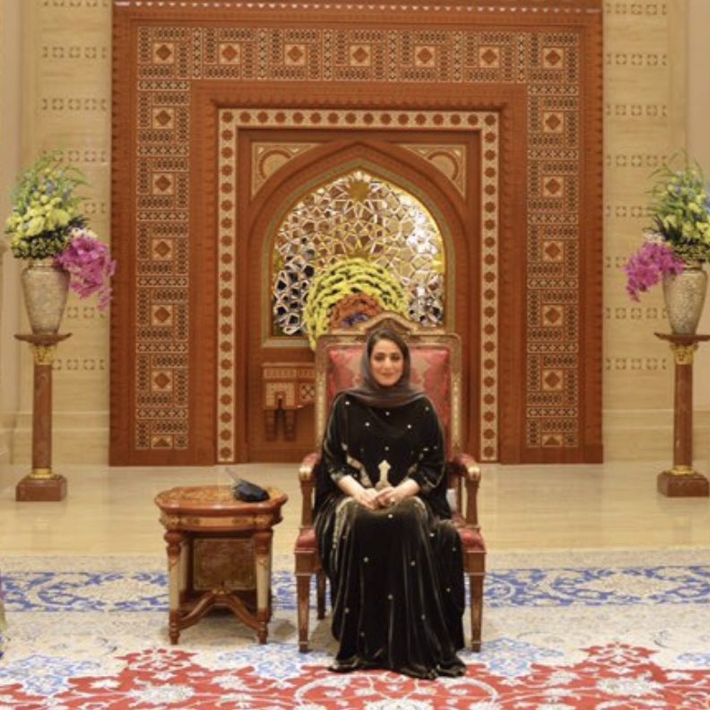 طلة زادت جمال اليوم ♥️
#السيدة_الجليلة 
#يوم_المرأة_العمانية