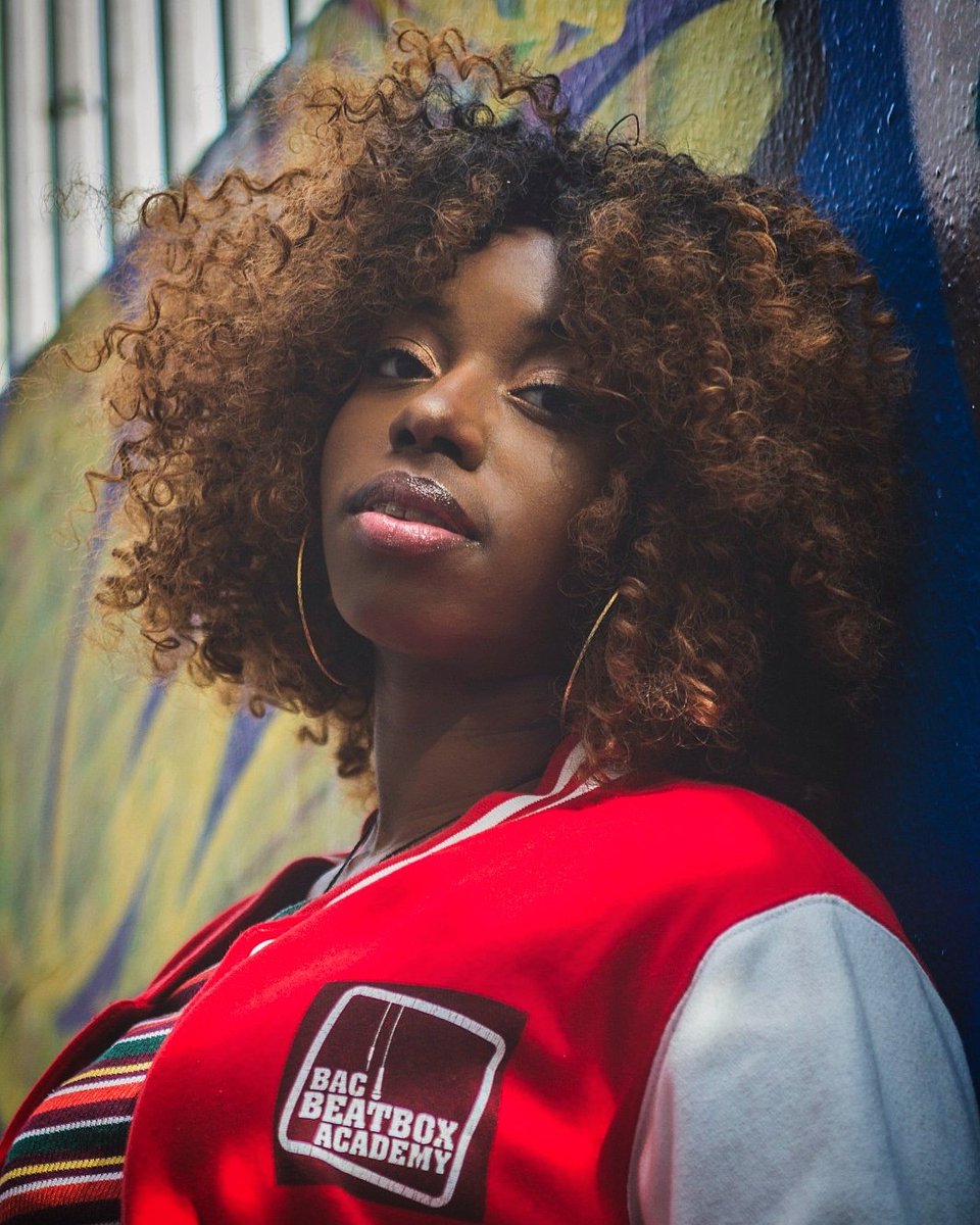 AminitaFrancis's tweet photo. R E P R E S E N T... You wouldn't believe the amount of "Professional" advice Ive received:
You should "Quit that weird Beatbox  thing" &amp; "Beatbox Isn't Theatre"... Needless to say, I'm so glad I didn't listen 😊💯
#innovation #BACFrank @bbcarts @BACBeatboxAcad @bacfrank_ https://t.co/JZx9v6umnO