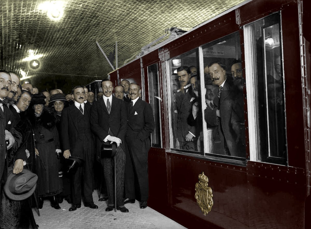 Salvemos4C's tweet photo. @metro_madrid #SalvaremosLasCocheras y serán en el futuro el #MuseoDeMetro https://t.co/nW9A2lSxgU