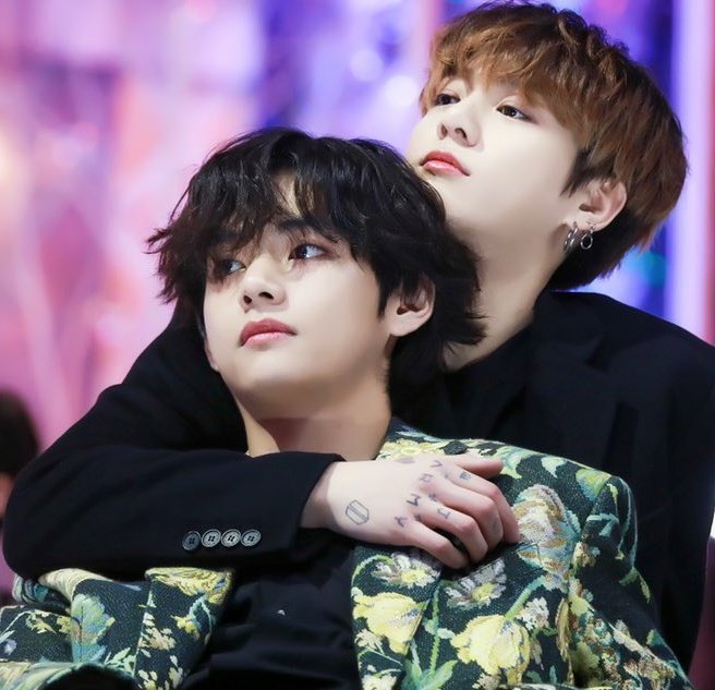 Jungkook being so protective when it comes to taehyung; a thread 