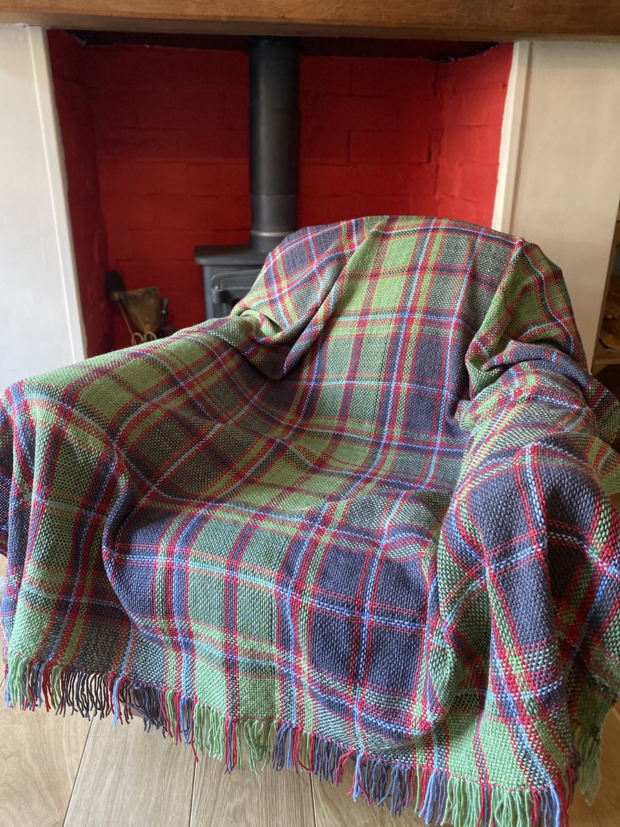 Justtextiles's tweet image. A handwoven throw, made for cosy afternoons from hand-dyed British wool that won’t make you itch.

Created to your colour &amp;amp; design choices to enhance your home &amp;amp; mind.

justwooltextiles.co.uk

#britishwool #naturalfibres #handwovenfabric #madeinuk #naturalinteriors #homewares