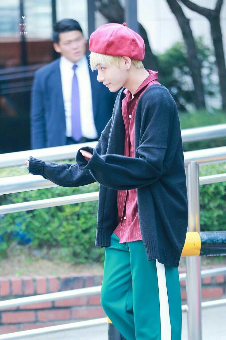 he looks so tiny in this kind of clothes:(