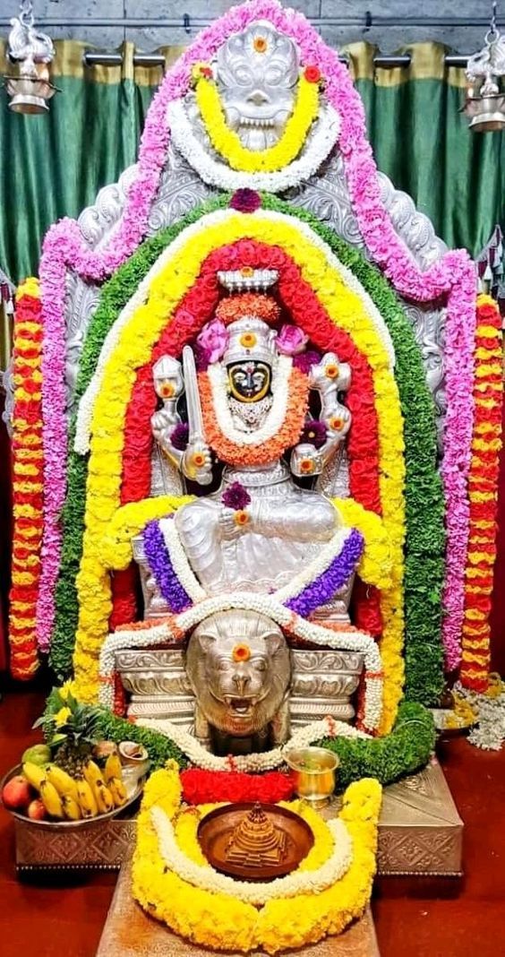 Photo Credit: Mahesh from Pinterest ( https://t.co/FZpSslc2MK ) May Goddess Durga bless all of us. #namastegod #lakshmidevi #chamundeshwari #durga #banashankaridevi #shakti #chandi #durgamaa #goddessdurga #goddesslakshmi https://t.co/KdwRB7X27K