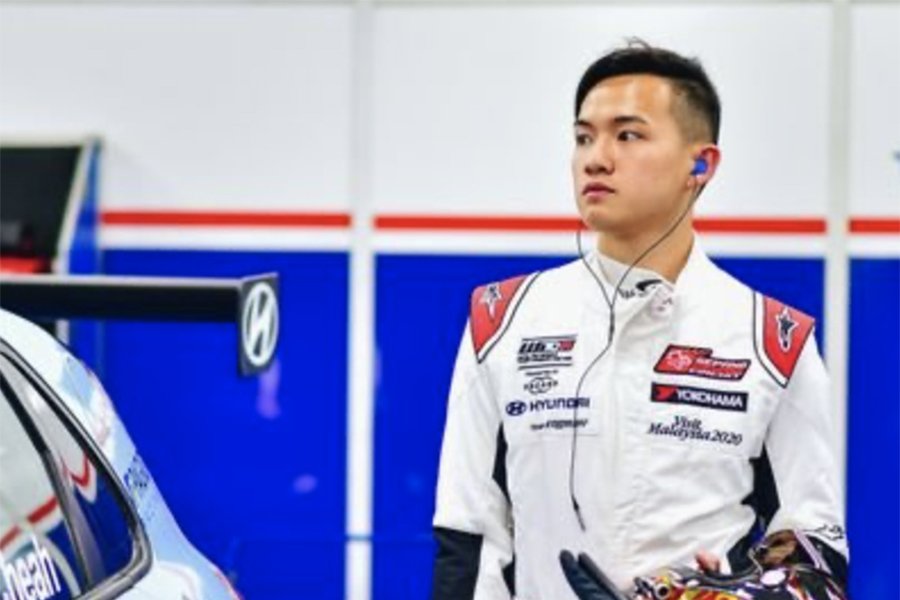 fiatcrworldtour's tweet photo. 🏆#TCRGermany returnee 🇲🇾👨🏻🚀#MitchellCheah claimed the ⏱️#PolePosition for this afternoon’s Race 1 at the 🏁#RedBullRing, beating 👨🏻🚀#AnttiBuri and local hero 👨🏻🚀#HaraldProczyk.
READ MORE▶️https://t.co/z7daazrdPE
#TCR #TCRseries #motorsport https://t.co/vlhVW35liM
