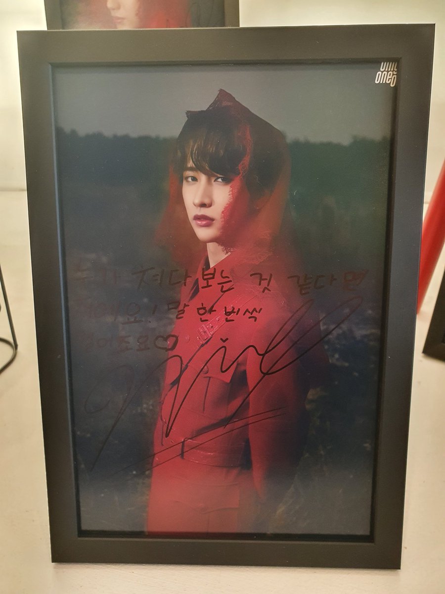 *inserts long-ass sentence*Let's walk *Nine's signature*(Ngl.. I have no idea what this says.. I couldn't read the writing so I couldn't translate it correctly.. I'm sorry) 