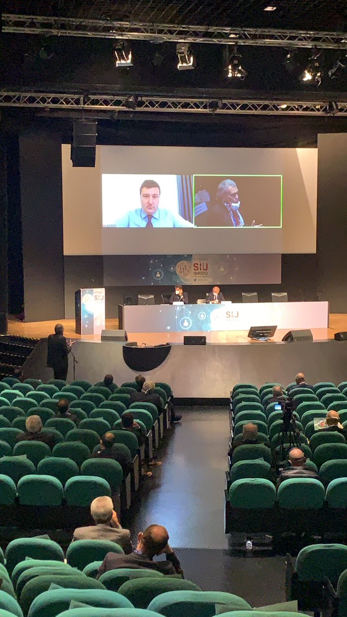 #siu20 auditorium . Metastatic #pca discussion <a href="/SIU_Italia/">Società Italiana di Urologia</a> top quality images and connection from all over Italy. Virtual is feasible . #COVID19 will no stop updates and knowledge sharing.