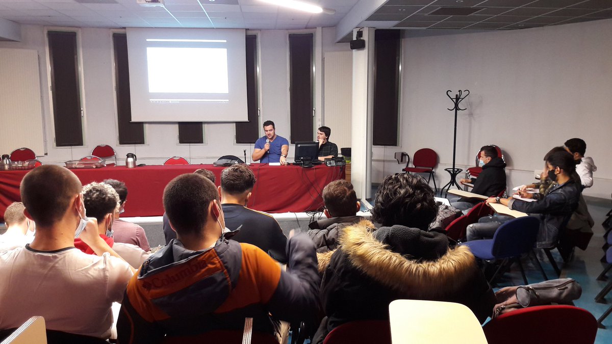 AlainBurnichon's tweet photo. Dernière rencontre pour notre semaine découverte des entreprises, accueil de SA Doursat.
Étudiant #BTSCM créateur de son entreprise. Très vif intérêt de nos étudiants #BTSAMCR et #BTSEBCR https://t.co/Cnm3lwrJQ5