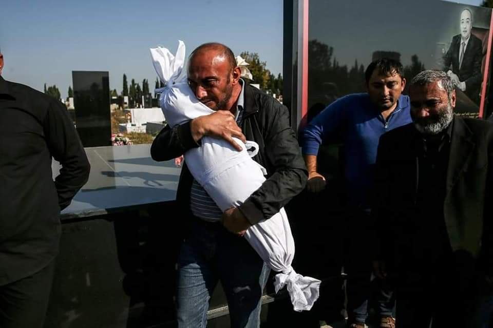 Operativ Məlumat Mərkəzi - OMM (@Operativ_MM) on Twitter photo 2020-10-17 12:19:36 Timur Xaligov carries his 10-months-old daughter, Narin, who was killed with five other relatives, including her mother Sevil, when missiles launched by #Armenia hit their home in #GanjaCity. #StopArmenianTerrorism #StopArmenianAggression #StopAttackingCivilians Timur Xaligov carries his 10-months-old daughter, Narin, who was killed with five other relatives, including her mother Sevil, when missiles launched by #Armenia hit their home in #GanjaCity. #StopArmenianTerrorism #StopArmenianAggression #StopAttackingCivilians