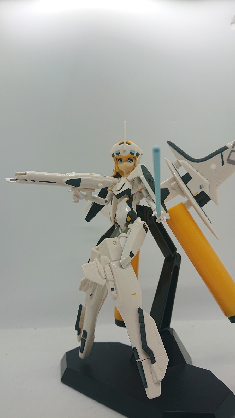 愛知晴嵐a Aさん 武装神姫 アーンヴァル トランシェ2をお迎えしたので パケ絵と箱横 初代アンヴァル の絵でとりました アンヴァル系の神姫はいい T Co Rywaivzenw Twitter