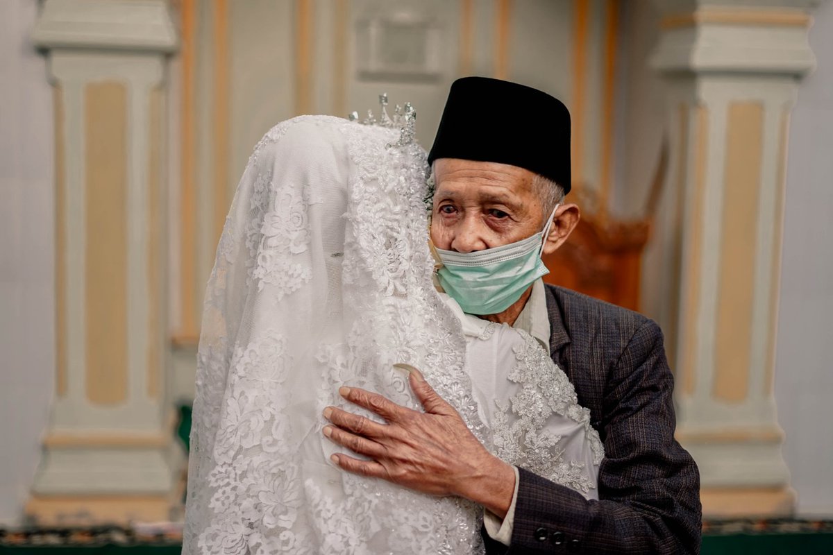 devii__d's tweet photo. Hal yg terberat dari hidupku adalah....
Harus jauh dari orang yg paling ku sayangi🥺😥 https://t.co/mECfZdzCOP