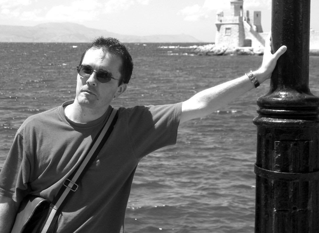 rcxane's tweet photo. Père de famille, 47 ans, professeur d'histoire-géo et d'éducation civique, mort par décapitation pour avoir enseigné un chapitre sur la liberté d'expression. 

Reposez en paix Monsieur Paty ! 💔 https://t.co/EPhQjIB30Y