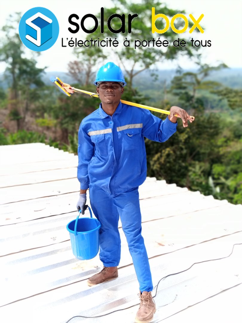 Solarboxgabon's tweet photo. Chez nous, la maintenance est aussi importante que l'installation.
#Daniel en fait une affaire personnelle.
Bon weekend et que le soleil soit avec vous.
#SolarBoxGabon
#ExcellentWeekend
077 91 53 13 https://t.co/gFchb18XQZ